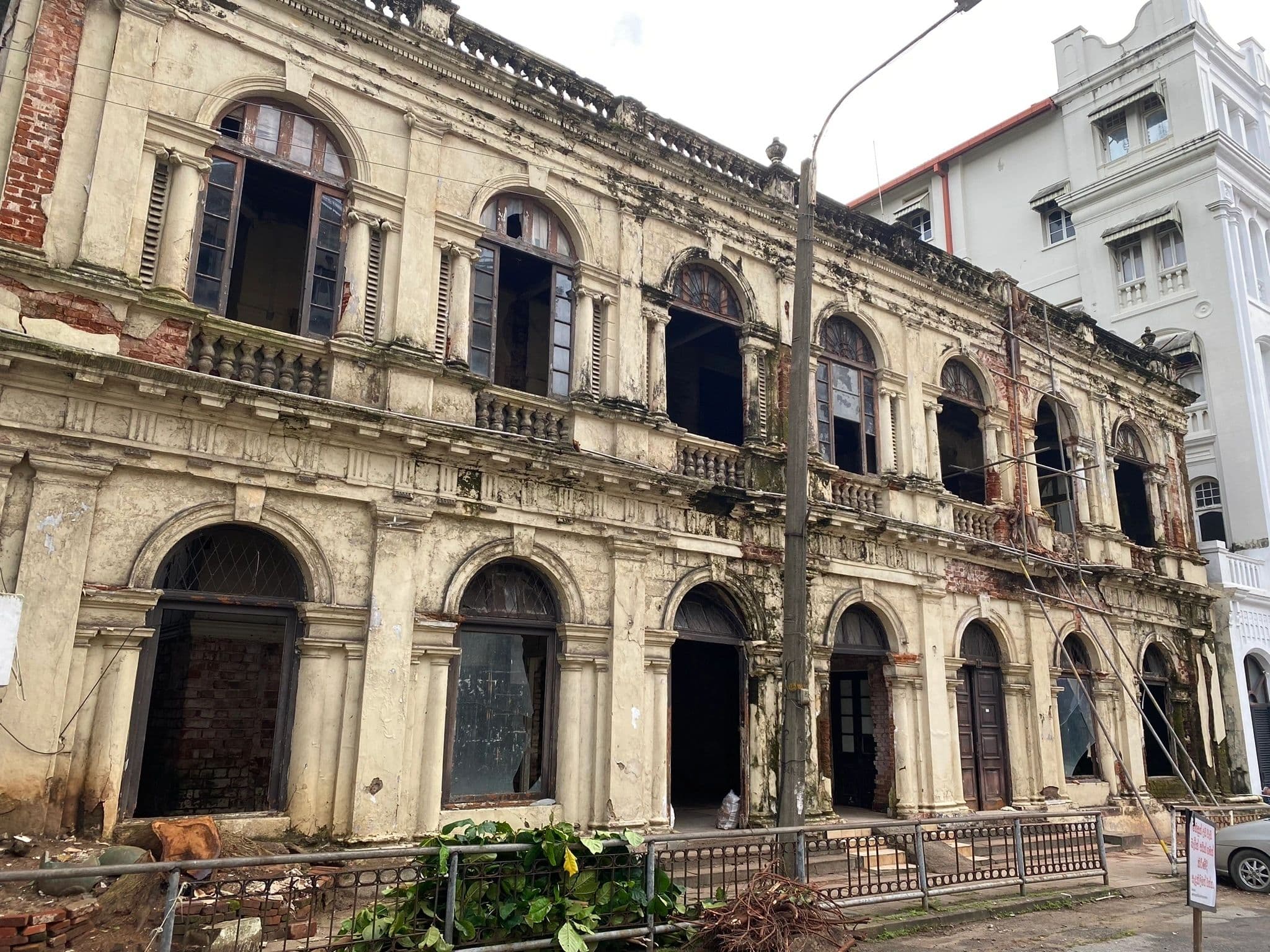 Weathered colonial building in Sri Lanka